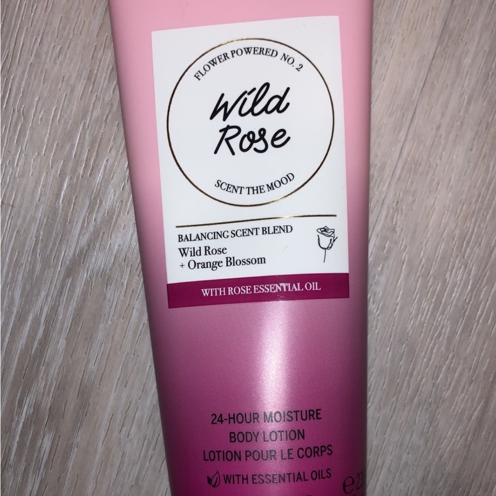 Brand New 8Fl oz 24 hour Moisture Body Lotion